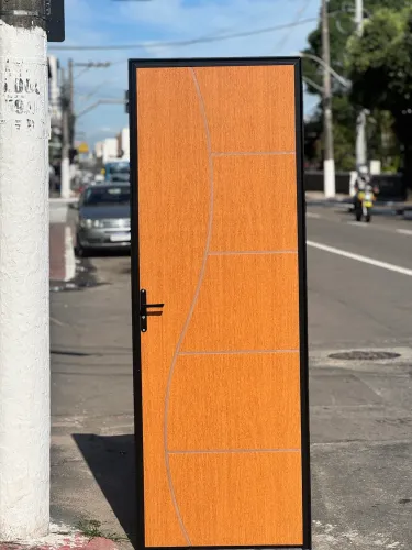 Porta FRISADA ENCERADA completa e montada - Promoção imperdível 