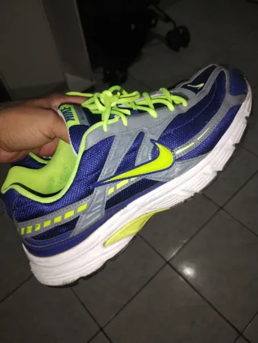 VENDO TÊNIS DA NIKE ORIGINAL TAMANHO 42 BARATO PRA HOJE
