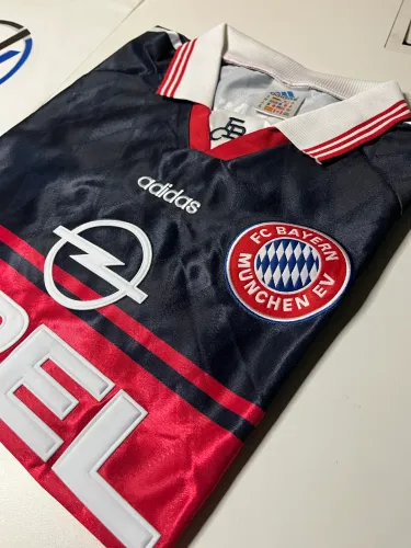Camisa Retrô Bayern de Munique 1997