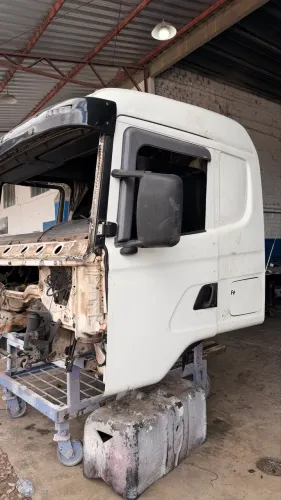 Cabine Scania 124 completa