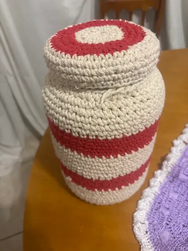 Pote de vidro em crochê