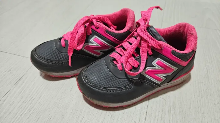 Tênis infantil New balance 24