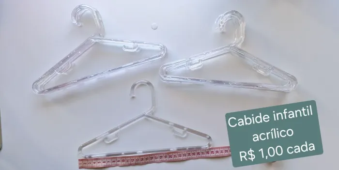 Cabides em acrílico de 1 a 10 anos
