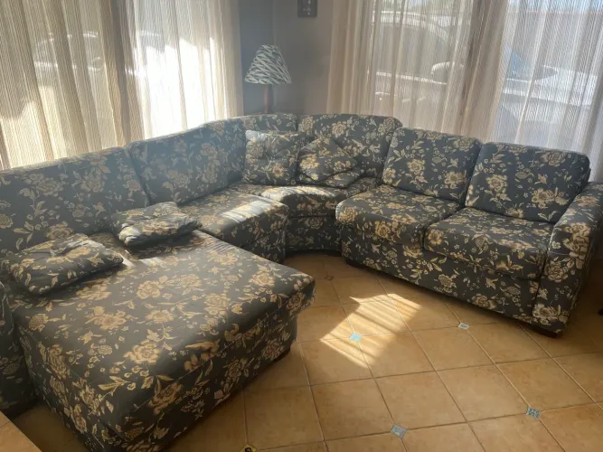 Sofá estampado grande