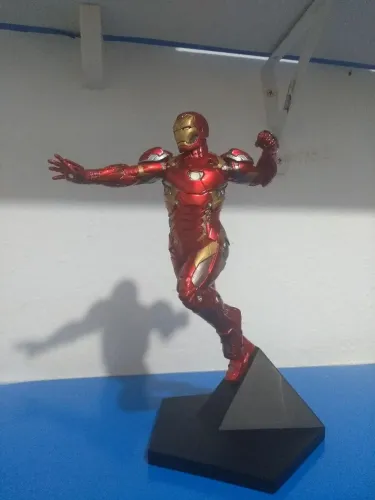 Action Figure HOMEM DE FERRO MARVEL