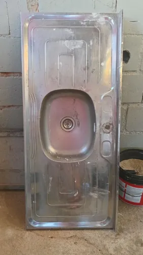 Vendo pia de inox cimentada