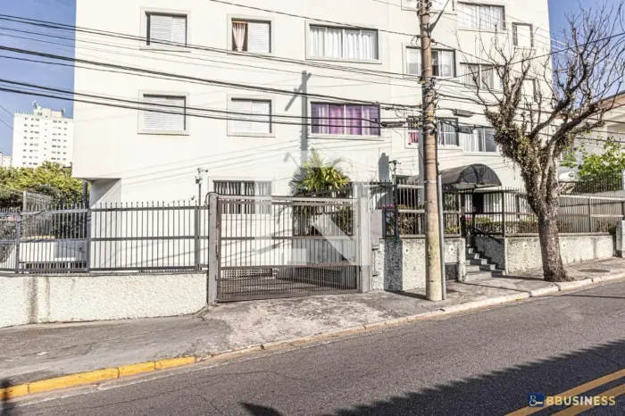 Apartamento à venda,70m², 2 dormitórios, 2 wc, 2 vagas, elevador, área de serviço, Boa Vis