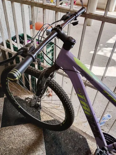 Vendo bicicleta semi nova aro 29