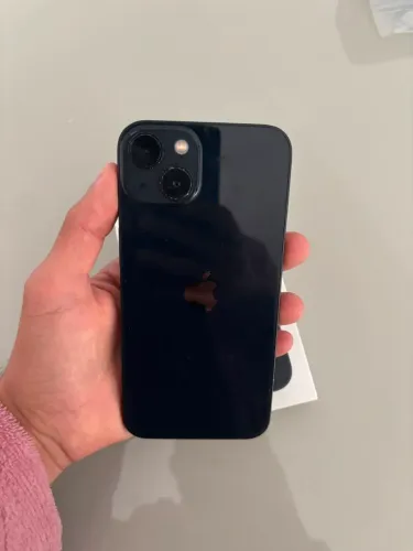 iPhone 13 128 gigas, bateria 79%