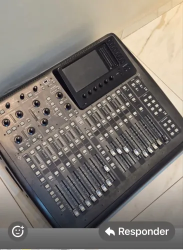 Mesa de som X32 compact
