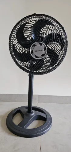 Ventilador de chão seminovo 220v