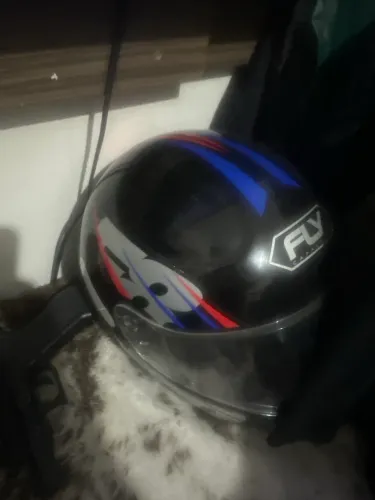 Capacete top