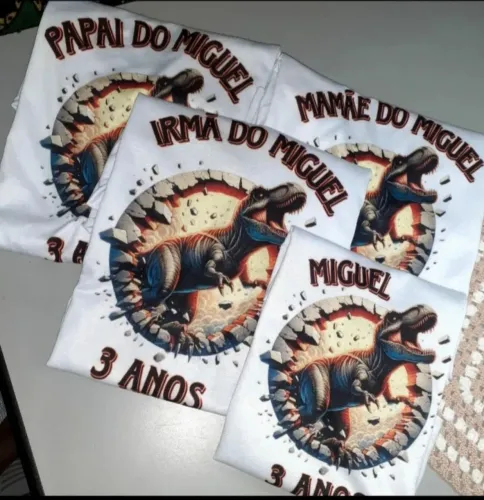 Kit de blusa personalizada dinossauro