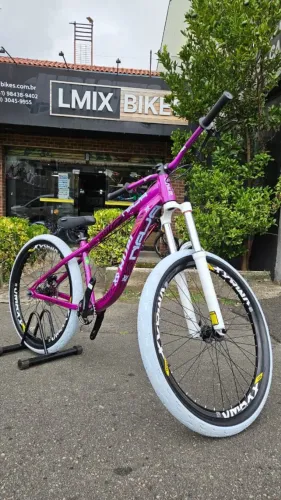 Bicicleta HUPI Naja V10 2026 Roxa, MT200, DDK e Cubo Barulhento - 5.000 em 10x sem juros