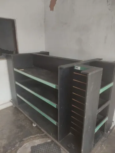 Balcão expositor de condimentos e etc ideal pra quem tem comércio 