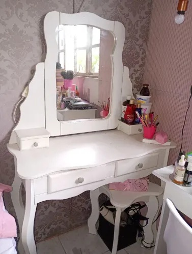 Penteadeira de madeira retrô