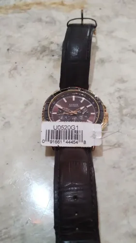 Relógio Guess masculino com caixa