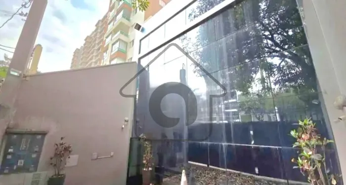 Excelente Sobrado Comercial de 300m² próximo metrô Santa Cruz