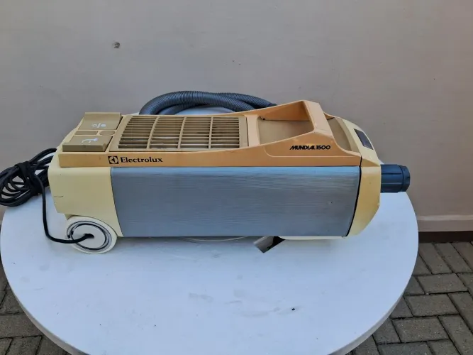 Aspirador de pó Electrolux antigo 
