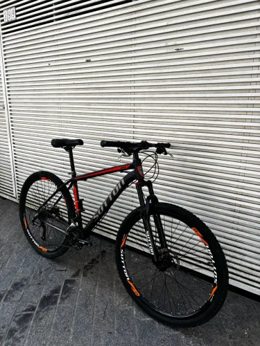 Bicicleta MTB aro 29 Sutton