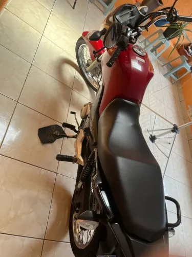 CG Titan 150 Vermelha