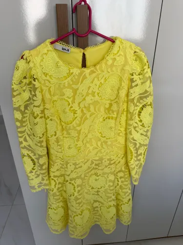 Vestido de guipir amarelo