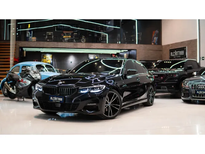BMW 320I A 2.0 TB M Sport Activeflex 16V 4P 2022