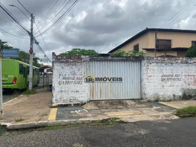 Aluga-se Terreno em Ótima Localização Centro