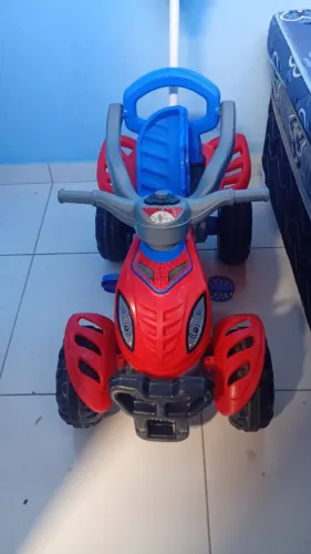 Carrinho pra bebê do homem aranha