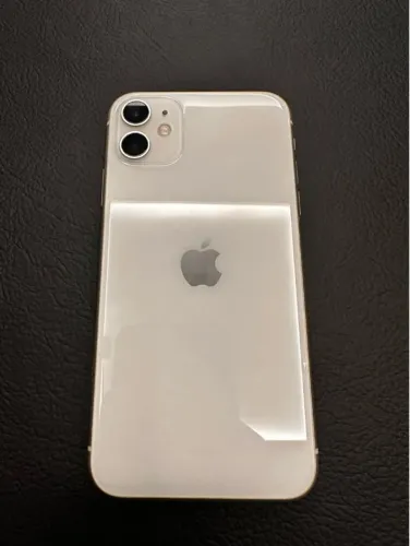  iPhone 11 Recondicionado 128GB Branco ? Vitrine