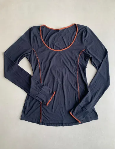 Blusa Track & Field manga longa preta /G