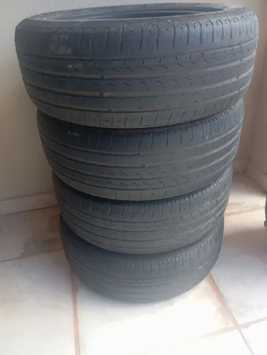 4 pneus Pirelli Cinturato P7 195/55 Aro 15