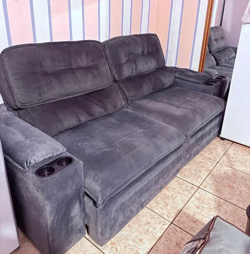 Sofá Retrátil Suede Chumbo - Estado de Novo, Super Confortável