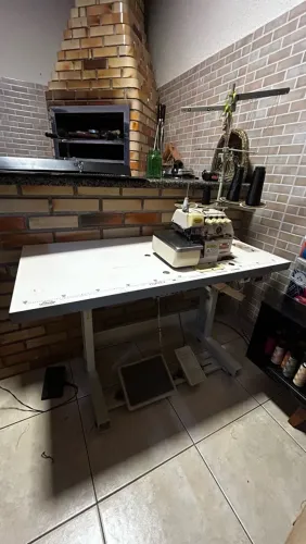 Máquina Overloque Industrial Yamato + Mesa e Motor
