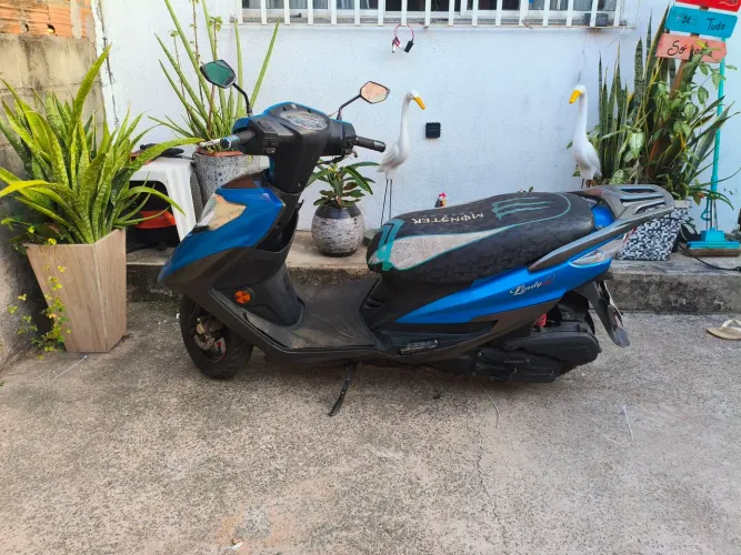 Vendo essa moto
