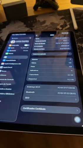 Apple iPad Air (5ª geração) 10.9" Wi-Fi 64 GB Chip M1 