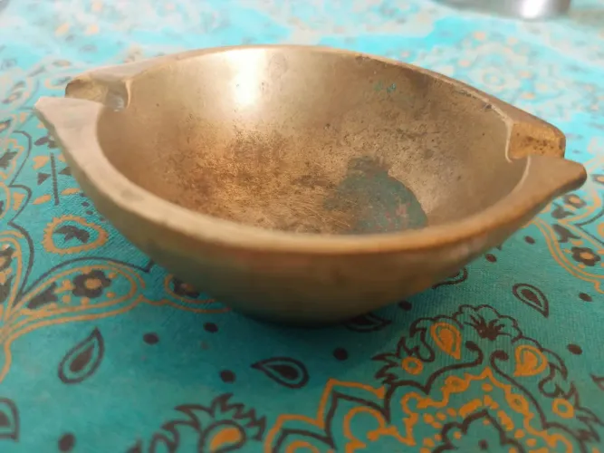 Cinzeiro antigo de Bronze feito a mão 