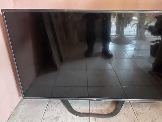 TV LG 47 para retirada peças.