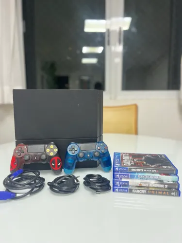 Ps4 Fat 500gb com dois controles originais, mais 4 jogos e fios HDMI, micro USB e energia