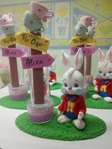Tubetes Alice no País das Maravilhas em Biscuit 