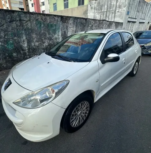 Peugeot 207 XR 1.4 Flex 8V 5P 2013