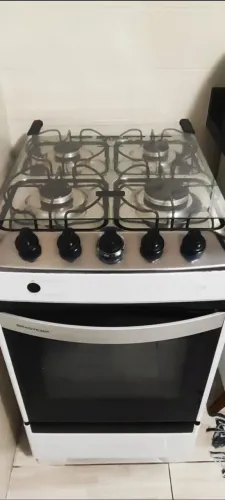 Fogão Brastemp 4 bocas.