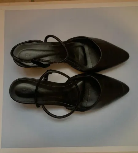 Sapato Slingback Penélope Preto - Salto Bloco (Tam 39)