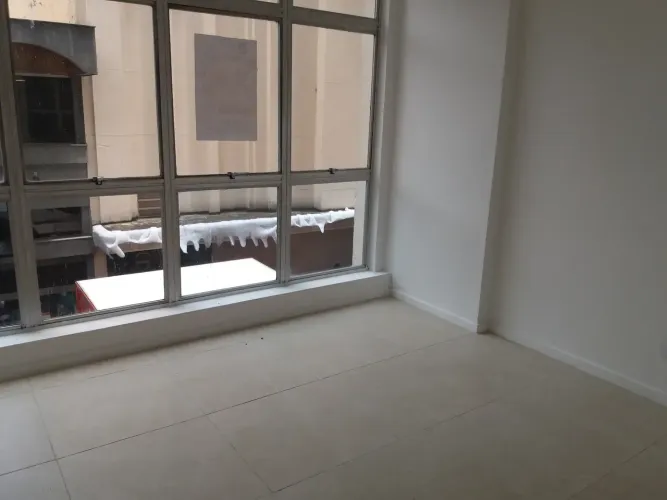 Sala Centro, ampla, local nobre, Rua 16 de março, oportunidade - Petrópolis - RJ