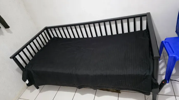 Cama (sofá cama) tokstok - motivo, vou me mudar. Caso queira o colchão- a negociar.