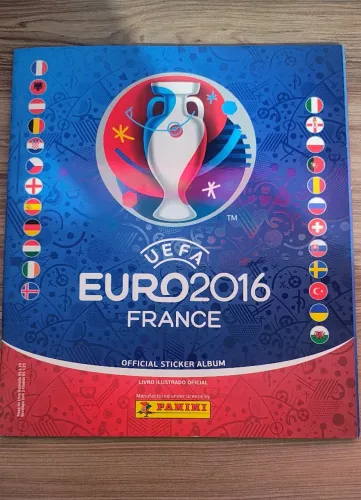 Álbum Euro 2016 EUFA com 131 figurinhas 