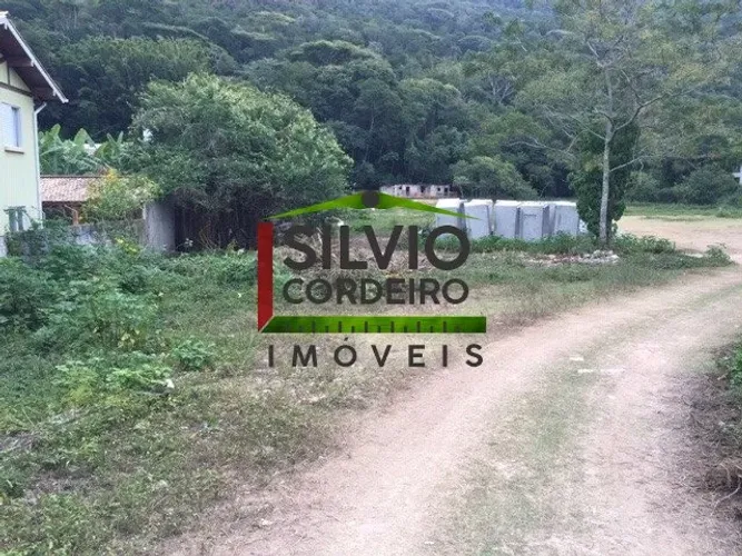 Terreno na Lagoa da Conceição com viabilidade comercial