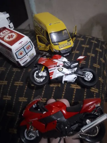 Miniaturas 15,00 cada, novos