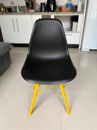 Cadeira Charles Eames