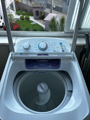 Máquina de Lavar Electrolux 8,5kg Branca Turbo Economia com Jet&Clean e Filtro Fiapos